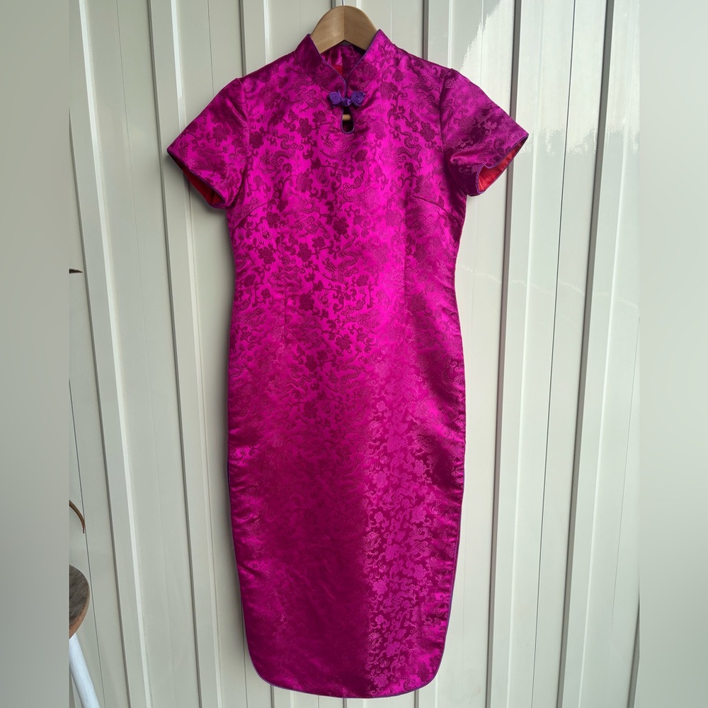 Elegant Magenta Dress with Mandarin Collar